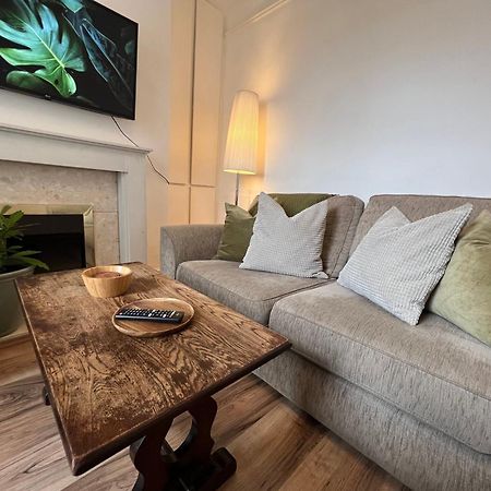 2025 Award Winner Liverpool Ivy House - 4 Bedrooms Exterior photo