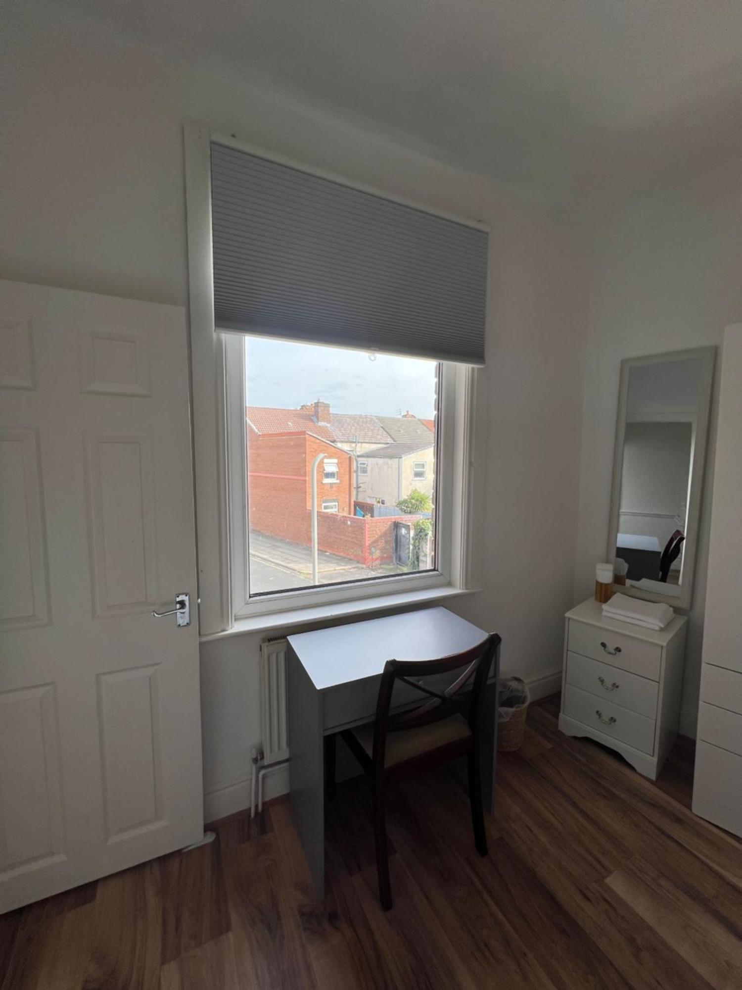 2025 Award Winner Liverpool Ivy House - 4 Bedrooms Exterior photo