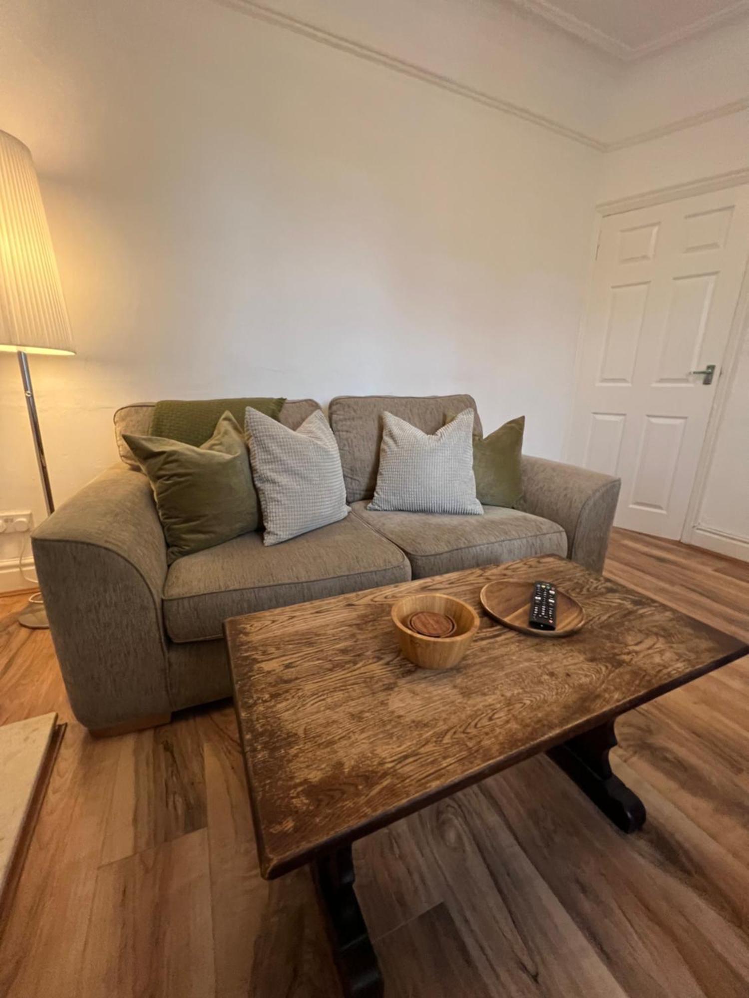 2025 Award Winner Liverpool Ivy House - 4 Bedrooms Exterior photo