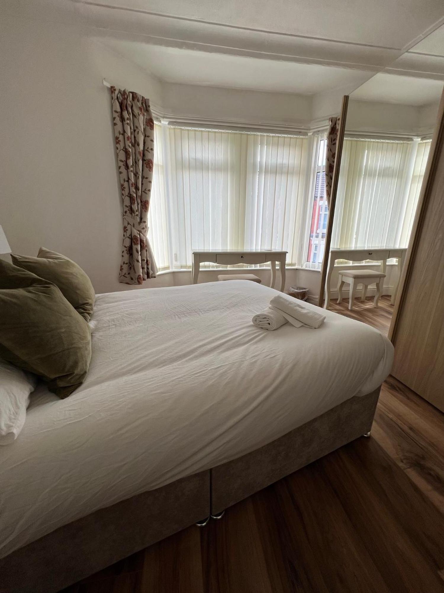 2025 Award Winner Liverpool Ivy House - 4 Bedrooms Exterior photo