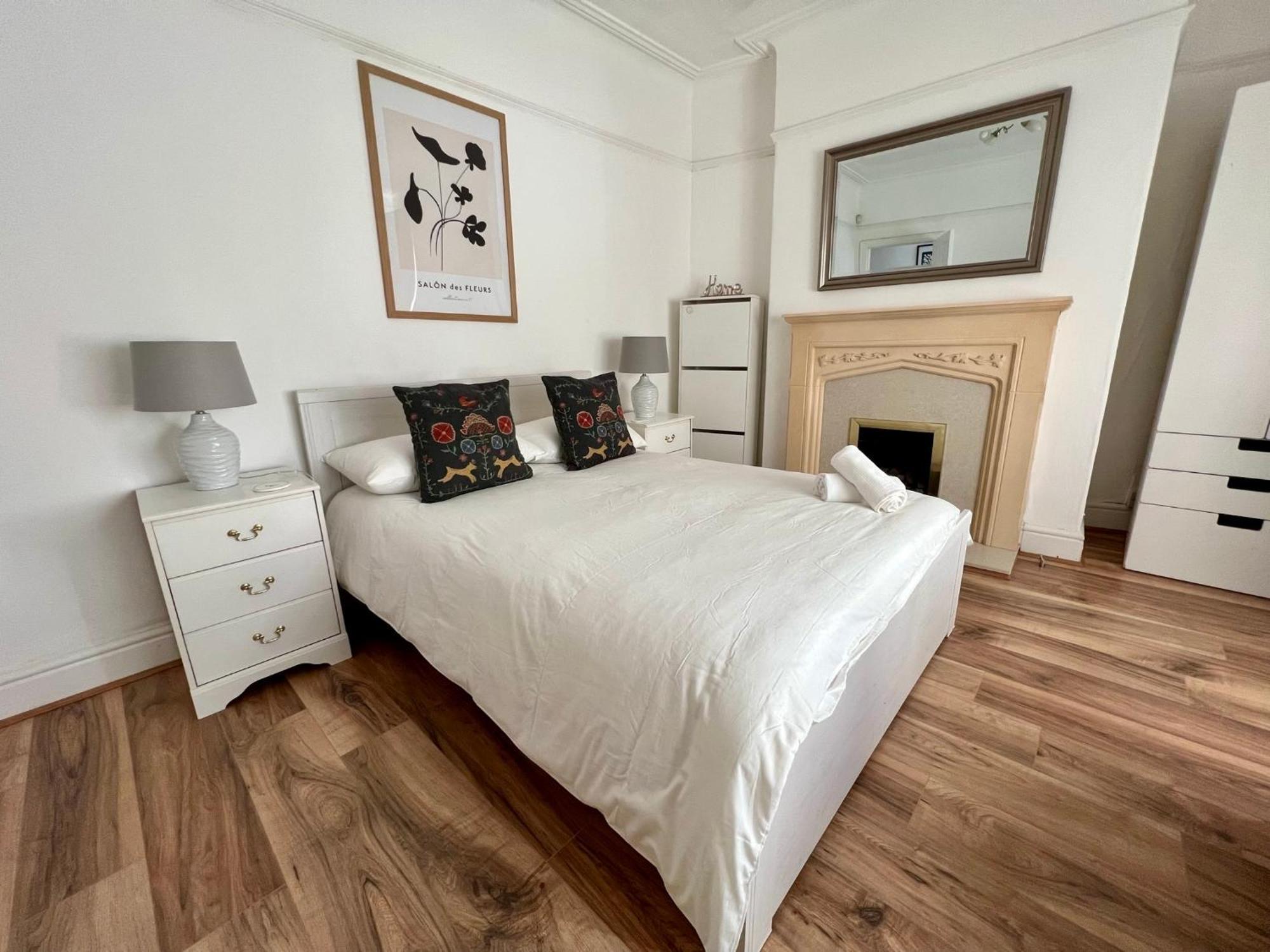 2025 Award Winner Liverpool Ivy House - 4 Bedrooms Exterior photo